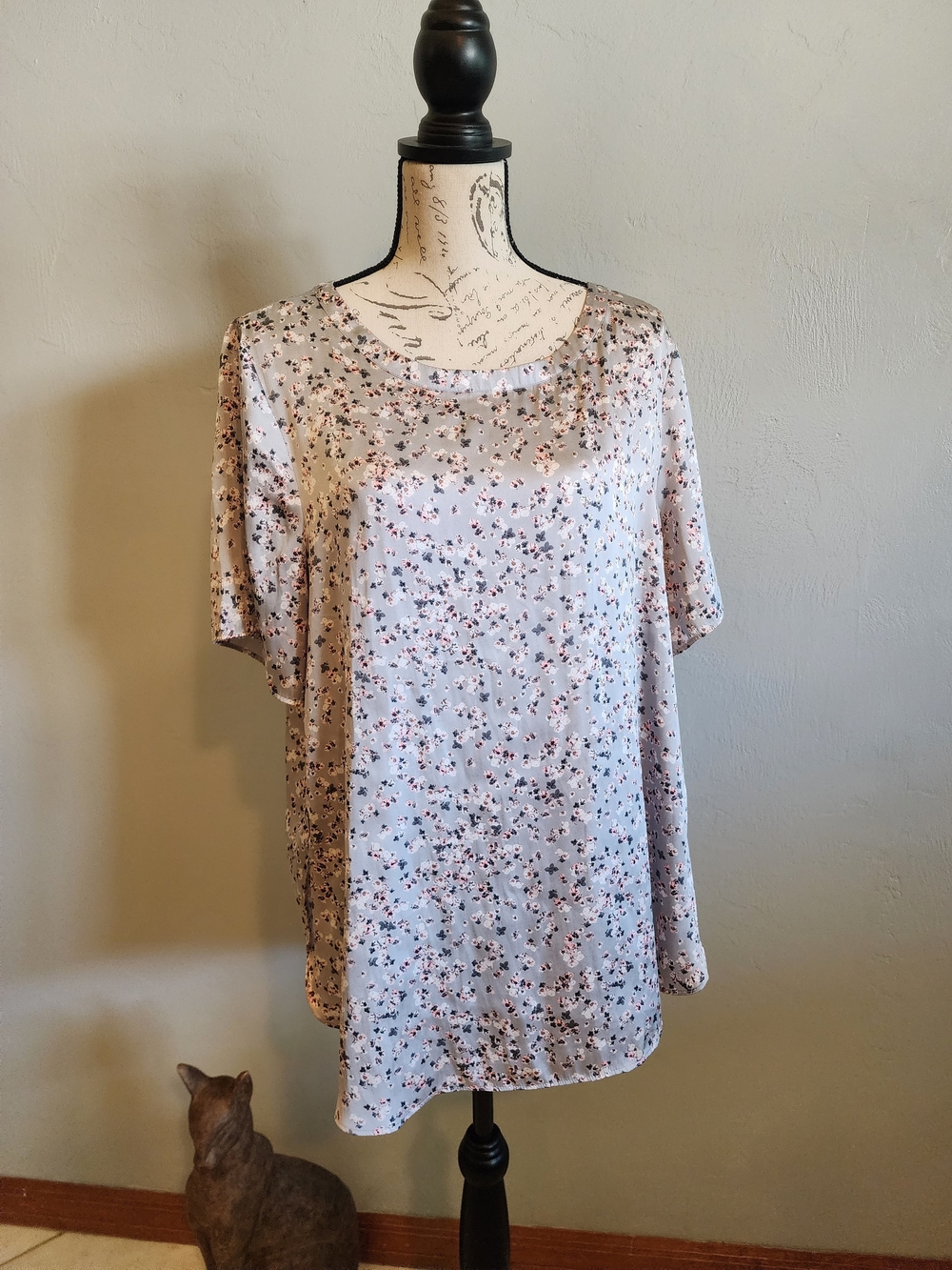 Banana Republic Pale Gray Floral Satin Tunic Top